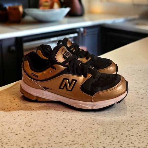 New Balance 2001 running shoes black/white/golden bronze ELITE EDITION - Picture 7 of 16